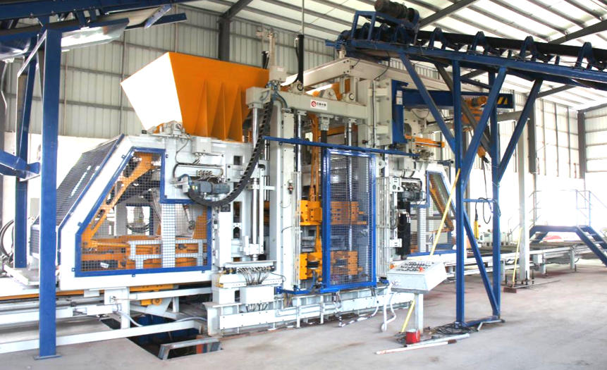 Машины для производства кирпича Quangong оставляют свой след в Южном Китае: тротуарная плитка и кирпич ромбовидной формы обрабатываются одной машиной